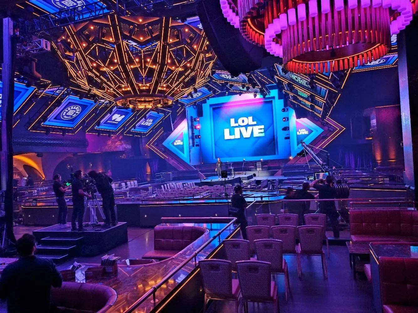 Full-scale event production with LED screens